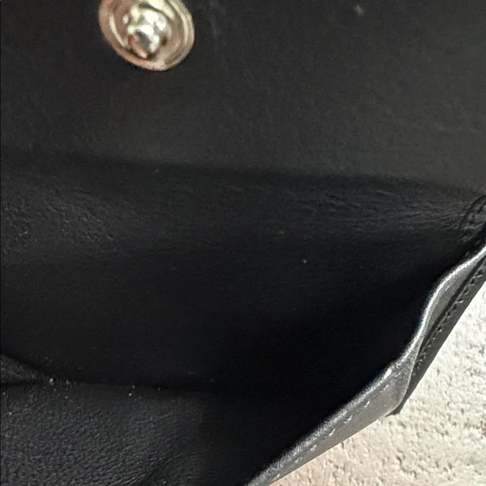 Authentic Gucci Black Leather Men’s wallet